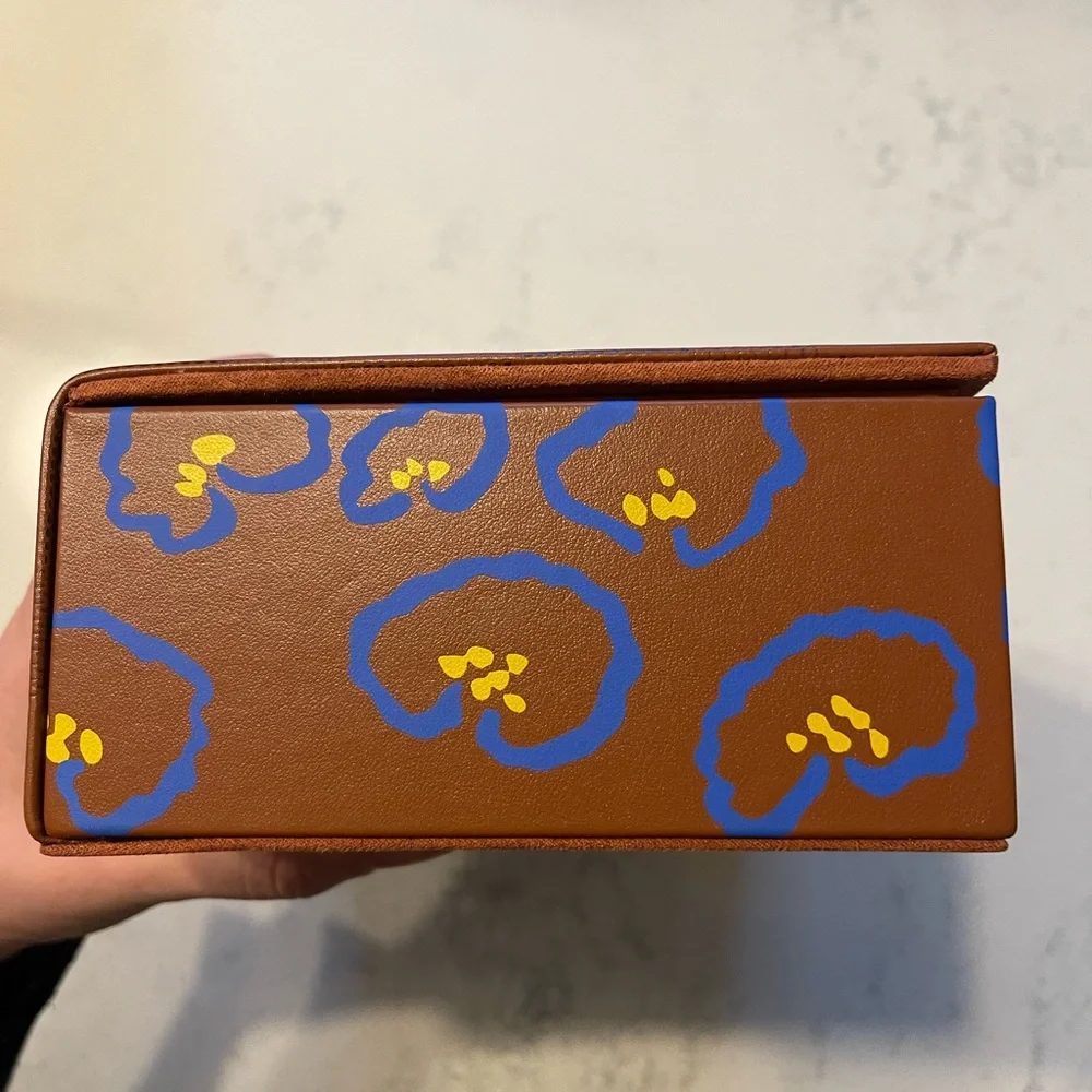AU DEPART X FARFETCH EMBOSSED JEWELRY BOX - Picture 4 of 8